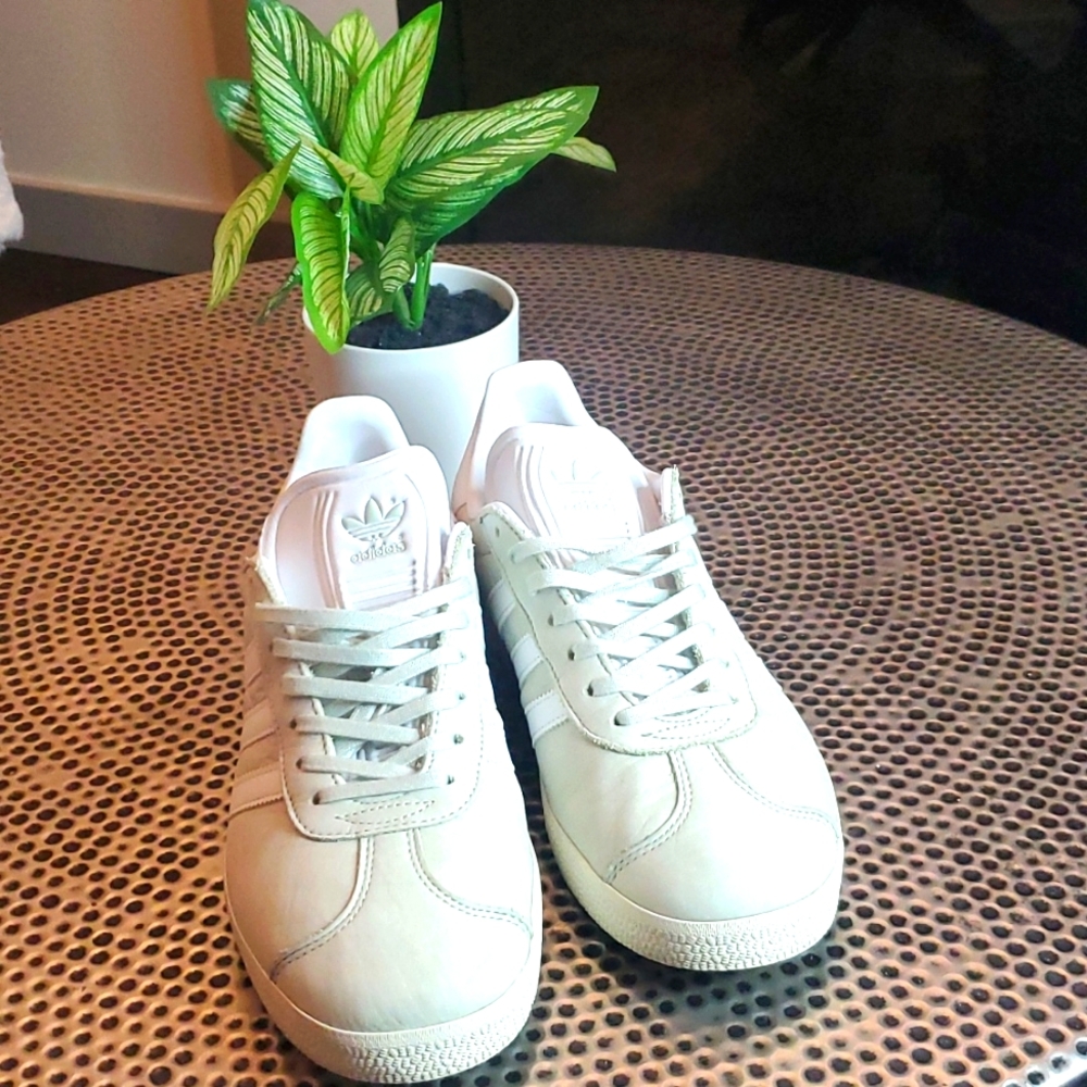 Adidas Sneakers